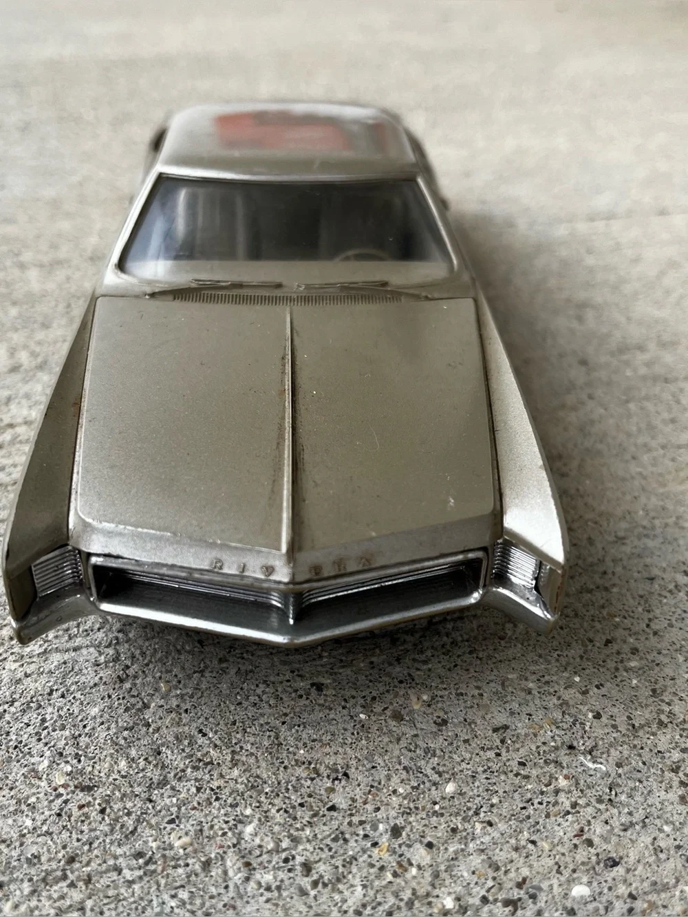 Vintage 1966 Gold Buick Riviera Dealer Promo Model Plastic Car 1:25 Scale